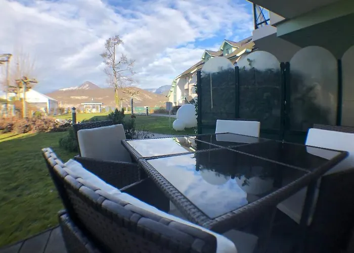 Rare : Au Bord Du Lac D\'Annecy, Cosy Appartement En Rez De Jardin Avec Terrasse Privative