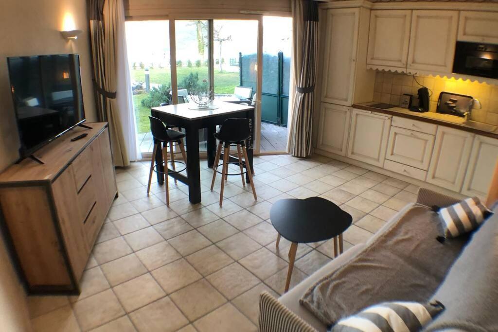 Rare : Au Bord Du D'annecy, Cosy En Rez De Jardin Avec Terrasse Privative *